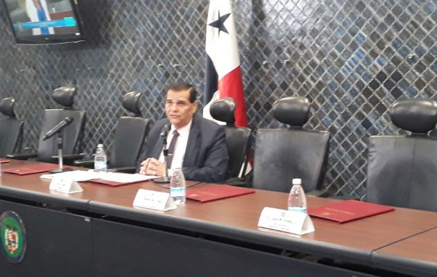 Solo estuvo presente el presidente de la Comisión de Credenciales Sergio "Chello" Gálvez.