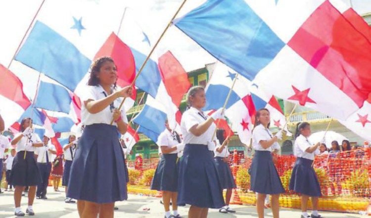 Existen protocolos cívicos que en la actualidad han dejado de practicarse o las personas ya no les toman la debida importancia.