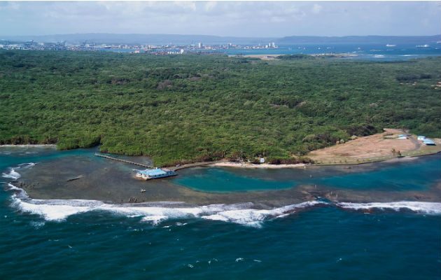 Se trata de un área de arrecifes coralinos y muy cercano al Centro de Estudios Marinos de Punta Galeta, que quedaría vulnerable a un derrame de petróleo. Foto: Smithsonian/ Cortesía