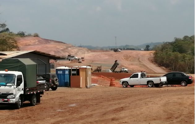tiLos trabajos ya tienen un 60% de avance en el corte de terreno y un 50% en los rellenos. Foto: Eric A. Montenegro.