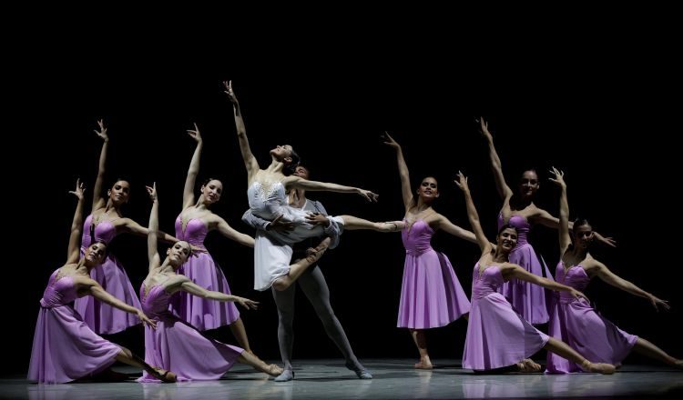 El Teatro Nacional abrió sus puertas al público el pasado jueves, después de cuatro años de permanecer cerrado.