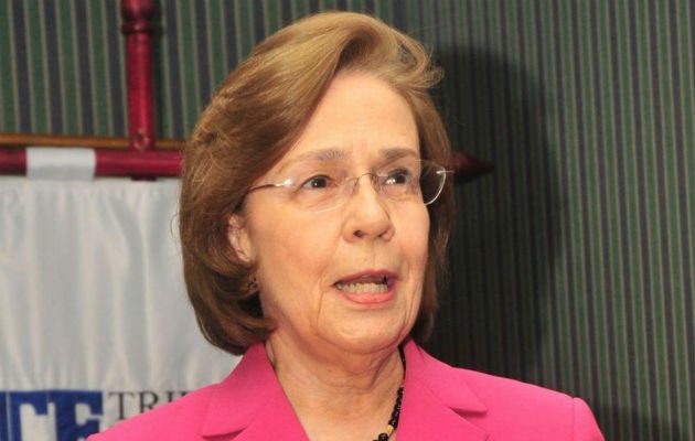 Teresita Yanis de Arias: "descarada manipulación con encuesta". Foto: Archivo Epasa.