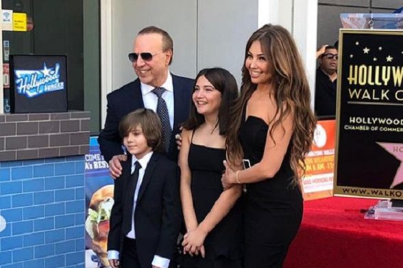 Tommy Mottola junto a su familia en el evento. Foto. Instagram