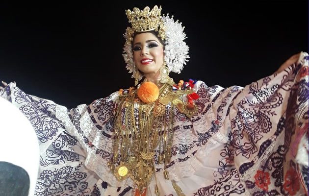 La reina de Calle Arriba de Las Tablas, Marianelis Vargas, junto a sus seguidores hicieron respondieron a todas las pullas de la tuna contraria. Foto/Thays Domínguez