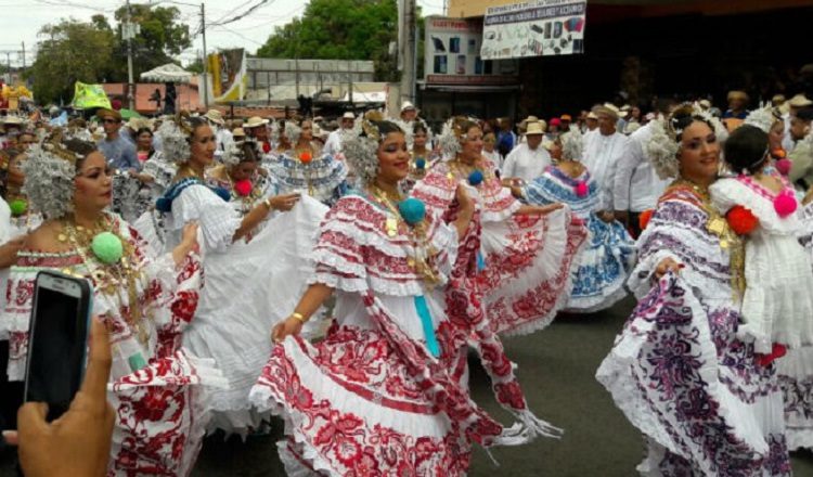 Se resaltarán las indumentarias tradicionales de Panamá.