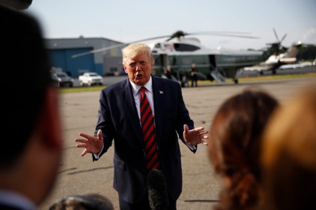 El presidente Donald Trump, sugirió nuevamente a su homólogo chino, Xi Jinping, que considere la posibilidad de una reunión con los manifestantes, que opinó "resolverían algo que sea bueno para todos. FOTO/AP