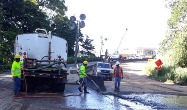 Colapso de tubería pluvial se debió a presencia de neveras. 