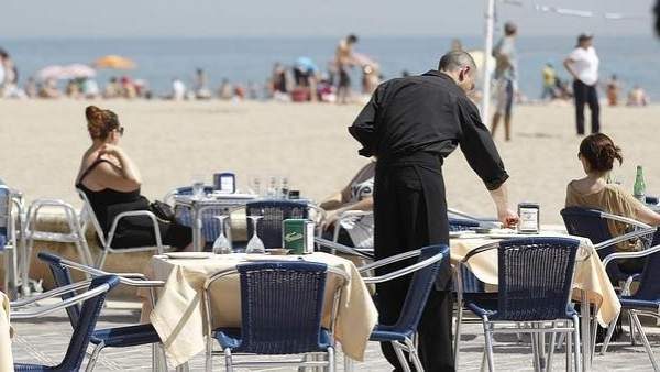 En España, hay "mucho abuso" en la contratación en turismo, además de una elevada temporalidad. Foto/EFE