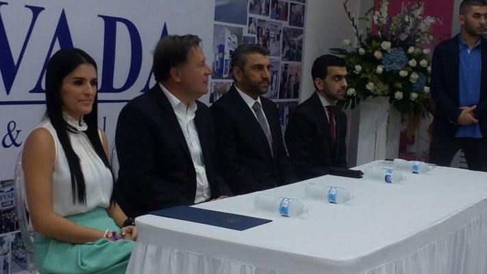 El presidente Juan Carlos Varela hizo referencia al tema de la transición durante la inauguración de un almacén en Colón. Foto/Diómedes Sánchez