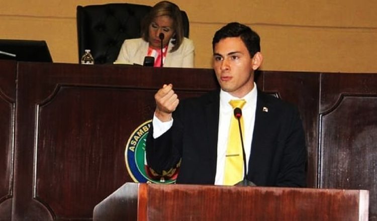 Juan Diego Vásquez propondrá eliminación de beneficios. Foto de archivo