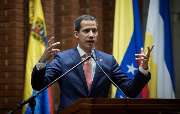 El dirigente opositor, que compartió el texto en Twitter, dijo que está "ejerciendo con responsabilidad todas las opciones" para "lograr el cambio urgente" que necesita Venezuela.