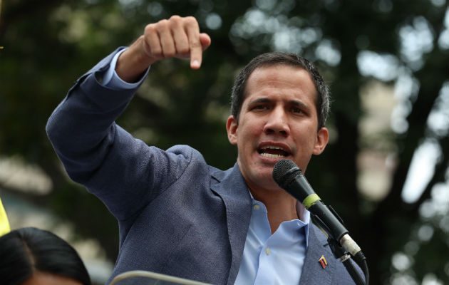 Frank Mora, director del Instituto de Latinoamérica y el Caribe de la Universidad Internacional de Florida (FIU), advirtió por su parte que el "desgaste" puede causar divisiones no solo entre la oposición venezolana, sino entre las más cincuenta naciones.