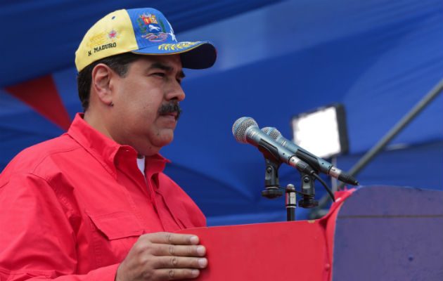Maduro dijo esta misma jornada que las fotos constituyen "la madre de todos los escándalos", y que Guaidó hace parte de la organización criminal colombiana Los Rastrojos.