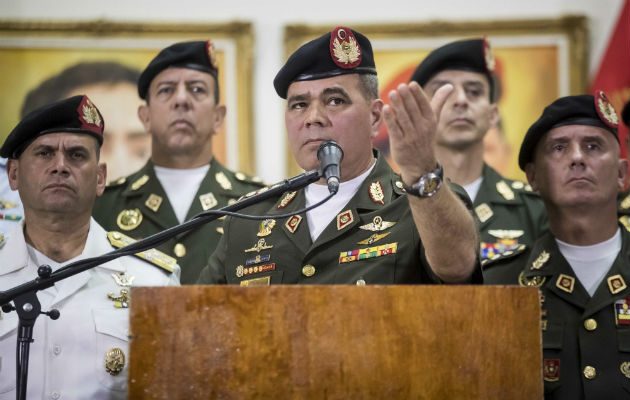 Padrino señaló que "nadie en el mundo" debe temer por la presencia de estas aeronaves en Caracas, porque Venezuela y Rusia son "constructores de la paz y no de la guerra".