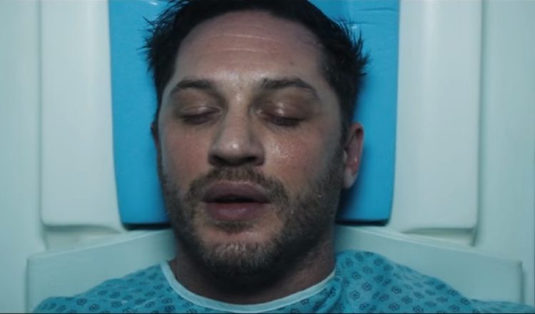 El periodista quedará infectado por un simbionte, es parte de la trama de 'Venom'. /Foto Youtube