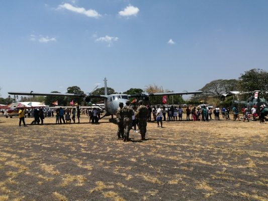 En el evento participaron diversas escuelas de aviación establecidas en el país. Foto/Eric Montenegro