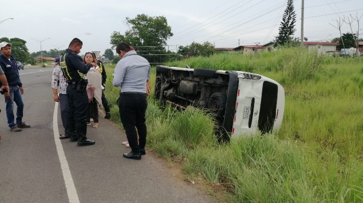 El accidente se registró a pocos metros de la rampa de acceso hacia la autopista con dirección a la capital. Foto/Eric Montenegro