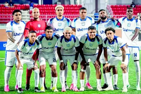 Árabe y UMECIT en duelo clave en la LPF