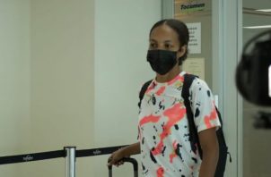 Nathalee Aranda su llegada al Aeropuerto Internacional de Tocumen. Foto:@Pandeportes