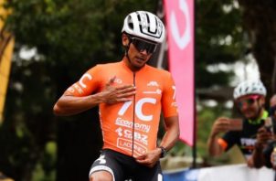 Rodolfo Villalobos es el nuevo líder de la Vuelta. Foto:Fepaci
