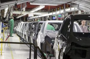 La producción y exportación de vehículos  cayó un 20%. EFE