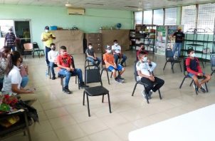 Estudiantes panameños actualmente están recibiendo clases de manera virtual y en algunos colegios de manera semipresencial. Archivo
