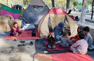 Familias enteras de afganos desplazados. EFE