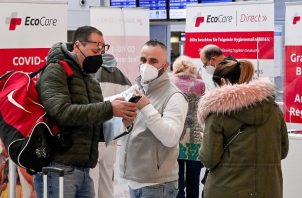 La pasada medianoche entraron en vigor las restricciones para los viajeros procedentes de la región sudáfricana a Alemania. Foto: EFE