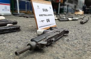 Las armas de fuego son las más usadas para cometer homicidios en Panamá. Archivo.