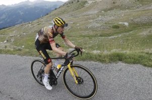 Jonas Vingegaard, tomó el liderato del Tour de Francia. Foto:EFE