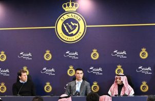 Cristiano Ronaldo es presentado como nuevo jugador del club saudí Al Nassr en el estadio Mrsool Park, en Riad. Foto: EFE 