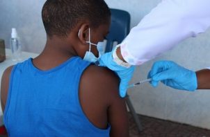 Panamá cuenta con vacunas bivalentes contra la covid-19. Foto: CSS
