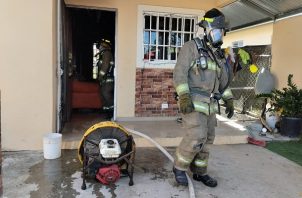 La recámara en la vivienda afectada en La Villa fue consumida por las llamas. Foto: Thays Domínguez