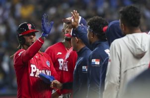 Jugadores de Panamá festejan el triunfo ante China Taipéi en el Clásico Mundial de Béisbol. Foto: EFE