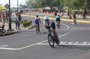 Andrés Arce de Paraguay se llevó el Ironman 70.3 de Panamá. Foto: EFE