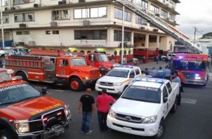 Miembros del Cuerpo de Bomberos de Panamá declararon una huelga nacional en reclamo del pago de los ascensos.
