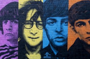  Un mural de los Beatles pintado en una pared. Foto: EFE