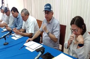 La reunión fue entre los gobernadores y el ministro del Mida, Augusto Valderrama, para tratar el tema de la extensa sequía, las afectaciones y las acciones a se