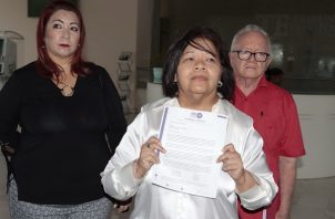Maribel Gordón fue al Tribunal Electoral a presentar las denuncias a los magistrados. Foto: Víctor Arosemena