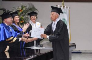 Danilo Rodríguez Acosta durante la ceremonia de graduación. Foto: Cortesía