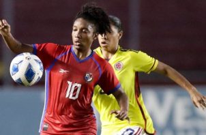 Marta Cox de Panamá (10) en el primer partido contra Colombia. Foto: EFE
