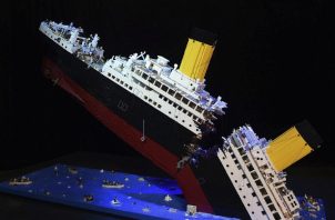Detalle de una reproducción del Titánic construida con Lego en Brisbane (Australia). EFE/Dan Peled 