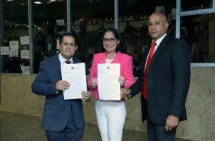 Los diputados Zulay Rodríguez y Miguel Fanovich presentaron el Anteproyecto de Ley. Foto: Cortesía Asamblea Nacional