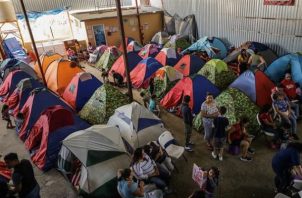  Migrantes permanecen en el albergue Movimiento Juventud 2000 en Tijuana (México). Foto: EFE