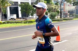 Jorge Enrique Castelblanco, ganó los 21 kilómetros de la Maratón Internacional de Panamá. yeyosport_