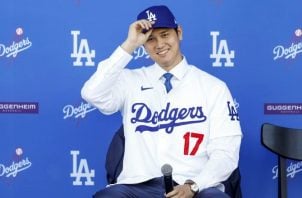 El japonés Shohei Ohtani fue presentado como nuevo jugador de los Dodgers. Foto:EFE