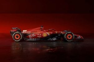 Ferrari ya tienen nuevo coche con el que intentar romper la hegemonía de los Red Bull. Foto: EFE