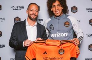 Adalberto 'Coco' Carrasquilla (der.) firmó por dos años más con el equipo del Houston Dynamo de la MLS. Foto: Instagram