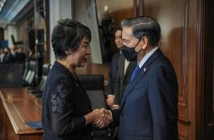 La ministra Yoko Kamikawa junto al presidente Laurentino Cortizo en el Palacio de Las Garzas. Foto: Cortesía
