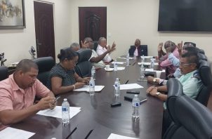  El Consejo Municipal del distrito de Colón aprobó la exoneración de pago  a la ACP Foto: Diomedes Sánchez  .